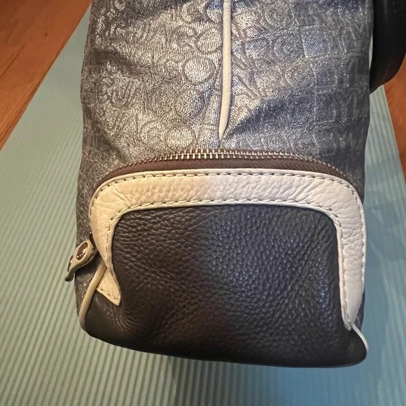 Marc by Marc Jacobs Silver Logo Shoulder Tote Bag - Picture 4 of 9